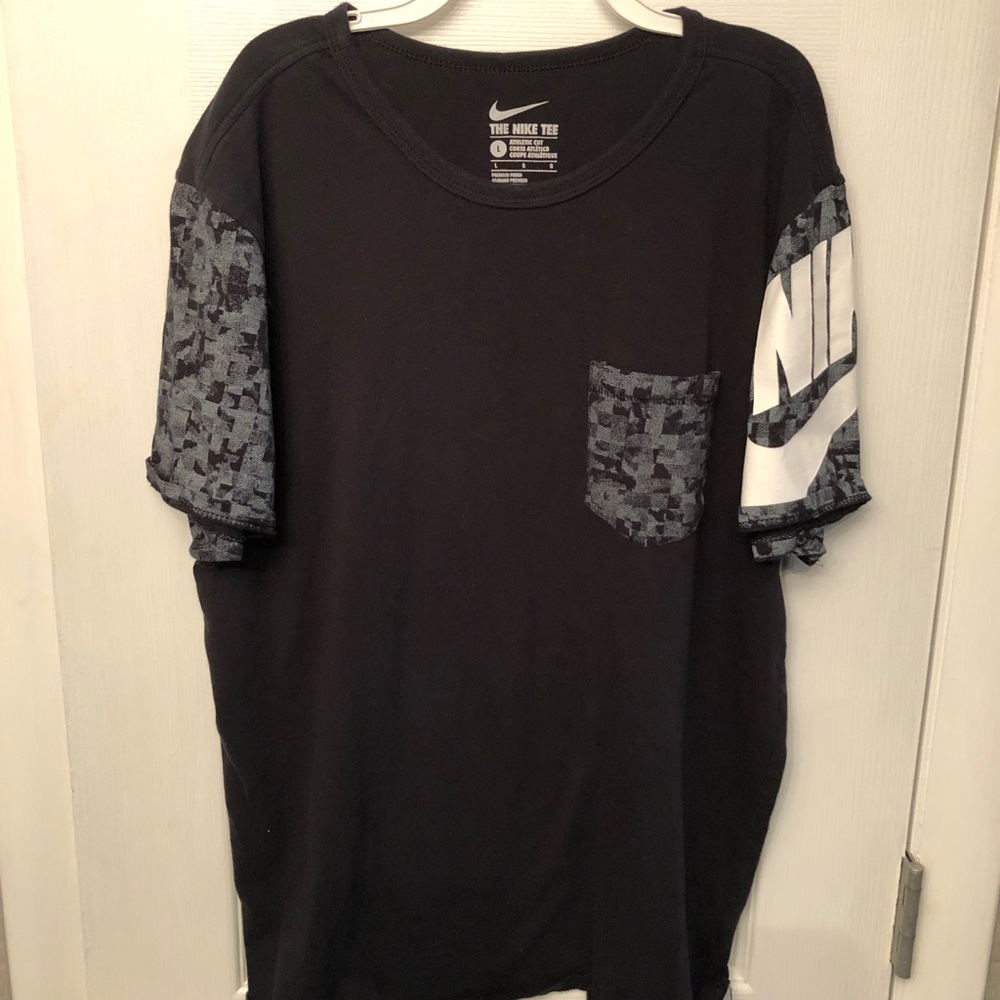 Nike tee
